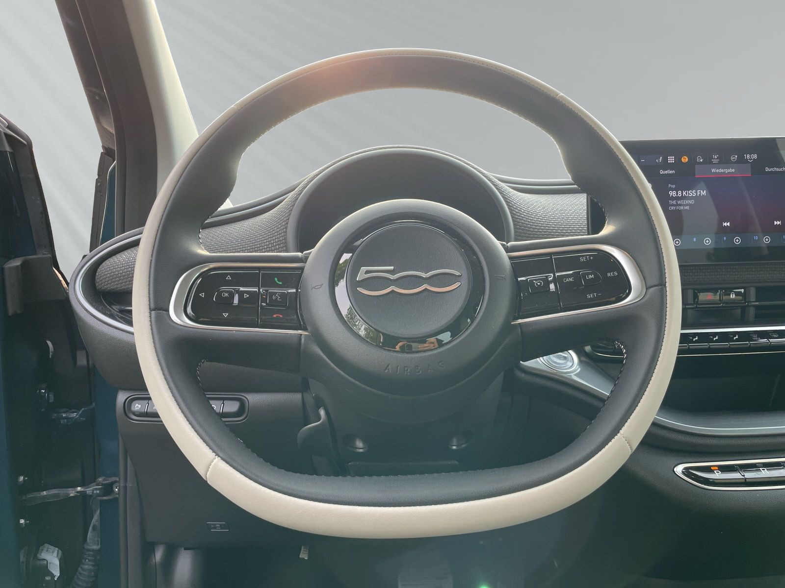 500e by Bocelli LA PRIMA+NAV+PDC+CAM+TOT+CARPLAY