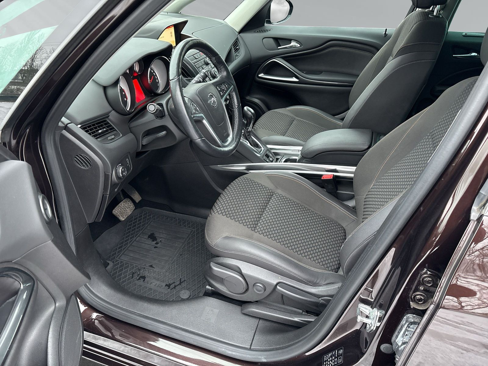 ZAFIRA Inovation 1.4 AT6+KAMERA+PDC+BORDCOMPUTER