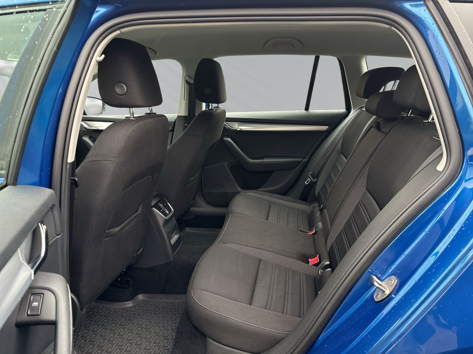 Octavia Combi 1.5 TSI ACT Ambition+PDC+SHZ+PLAY+