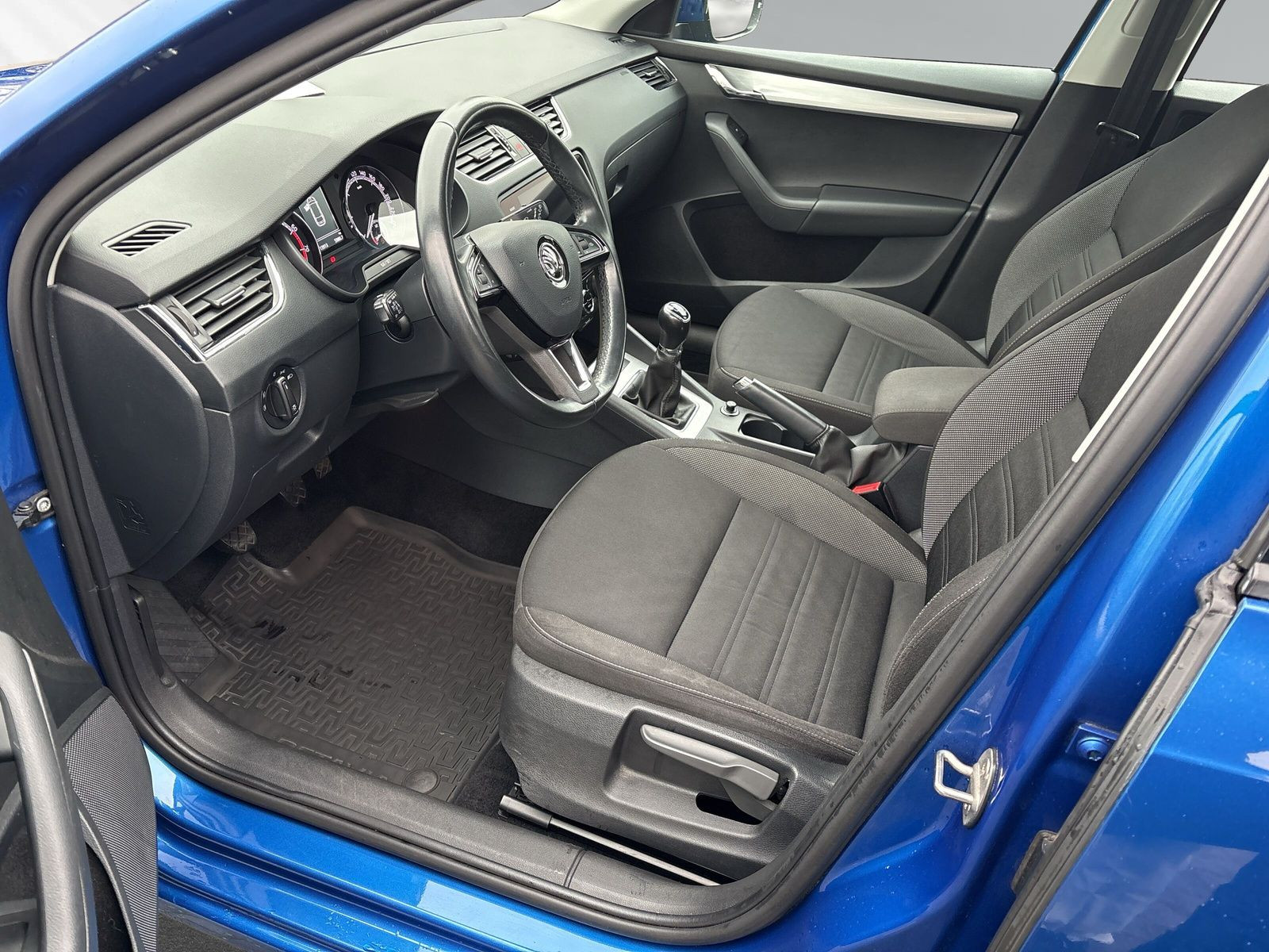 Octavia Combi 1.5 TSI ACT Ambition+PDC+SHZ+PLAY+