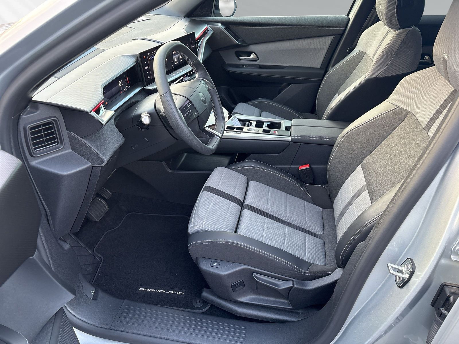 Grandland B GS 1.2 +48V+HEADUP+AHK+NAVI+SHZ+LHZ+