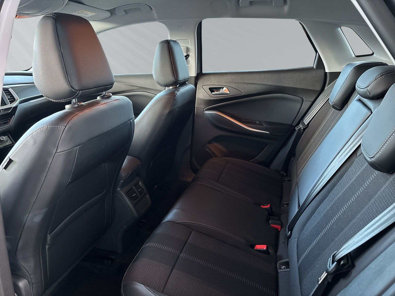 Grandland 1.2 GS KLIMA+PDC+KAMERA+SHZ+LHZ+LED+AT