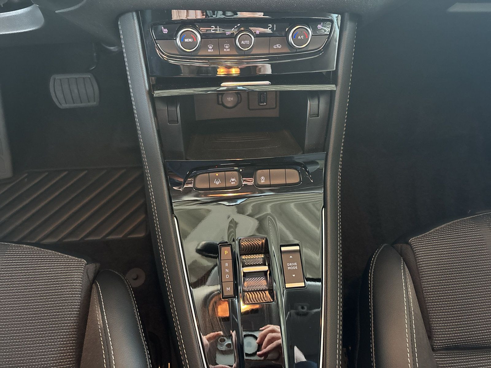 Grandland 1.2 GS KLIMA+PDC+KAMERA+SHZ+LHZ+LED+AT