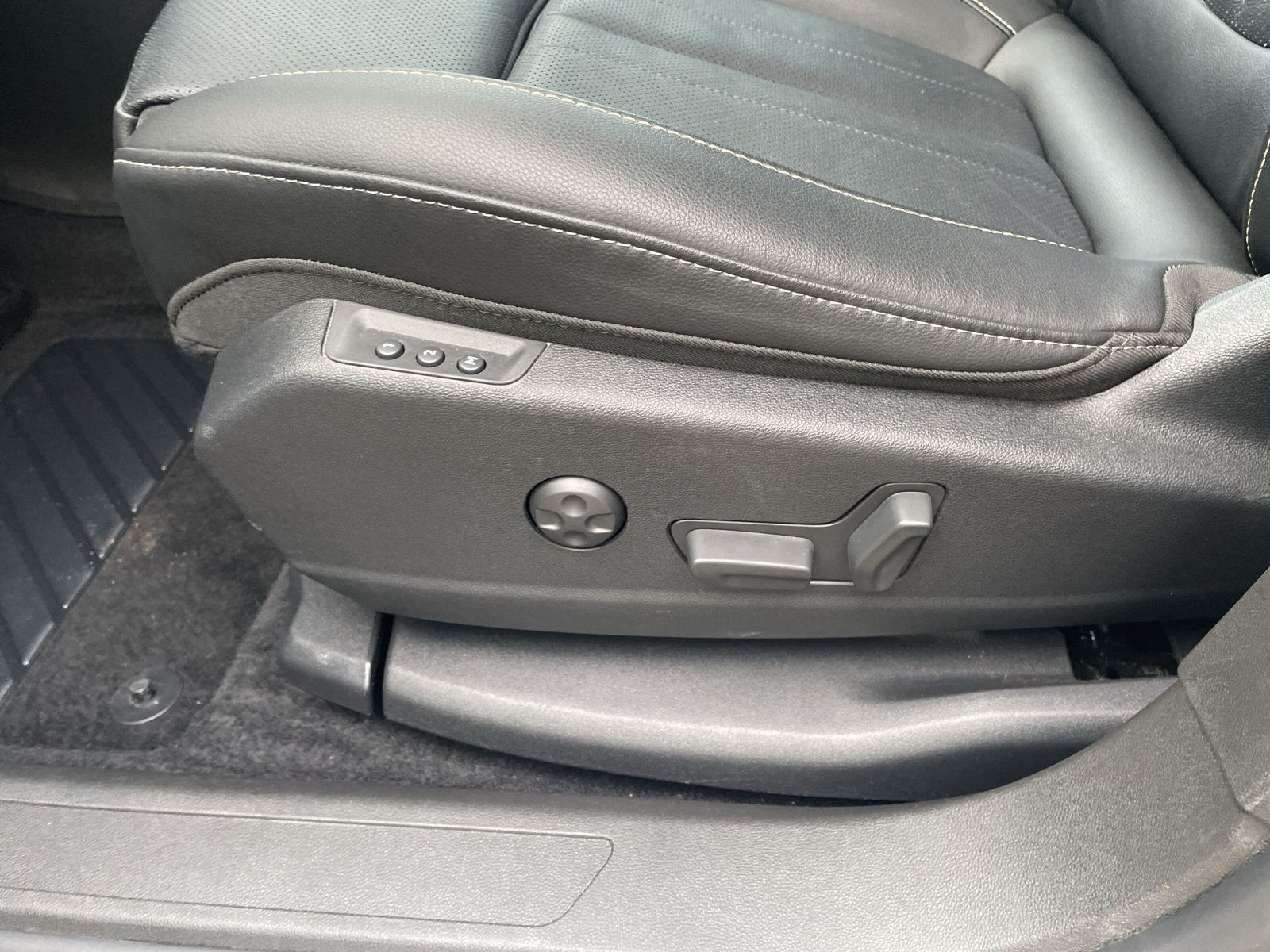 Grandland 1.2 ULTIMATE KLIMA+PDC+KAMERA+SHZ+LHZ+