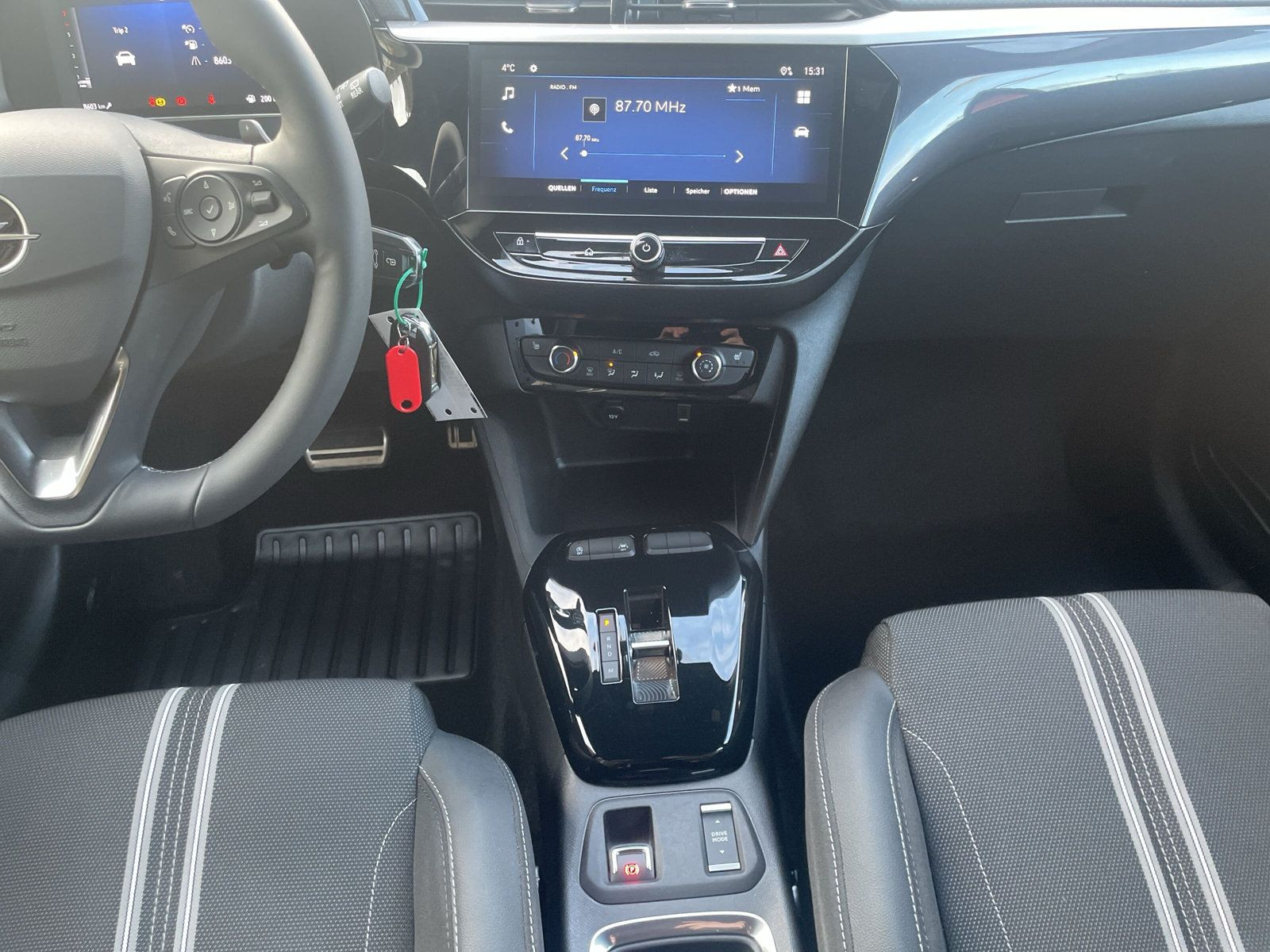 Corsa F 1.2 GS KLIMA+PDC+KAMERA+SHZ+LHZ+LED+ALLW