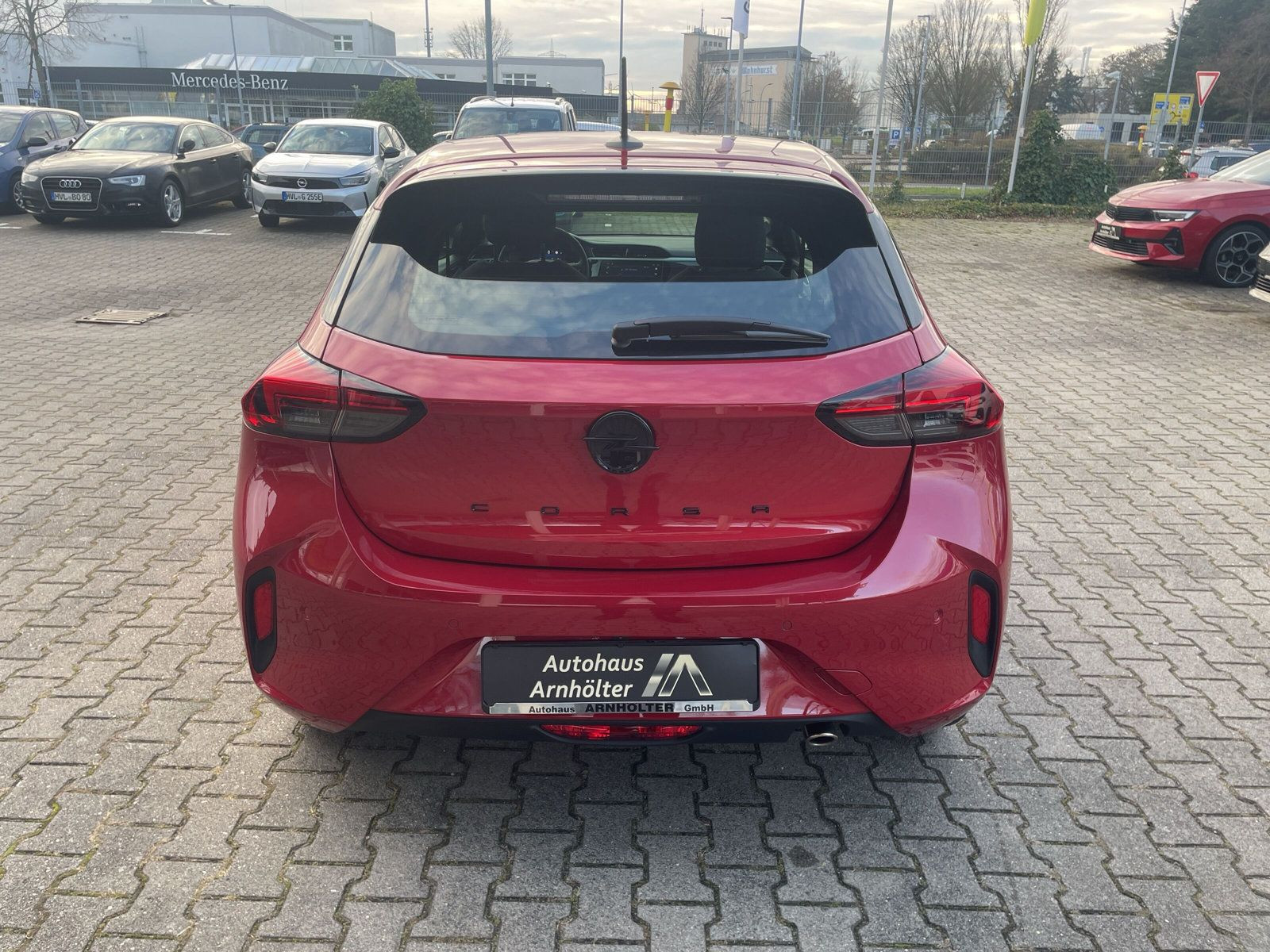 Corsa F 1.2 GS KLIMA+PDC+KAMERA+SHZ+LHZ+LED+ALLW