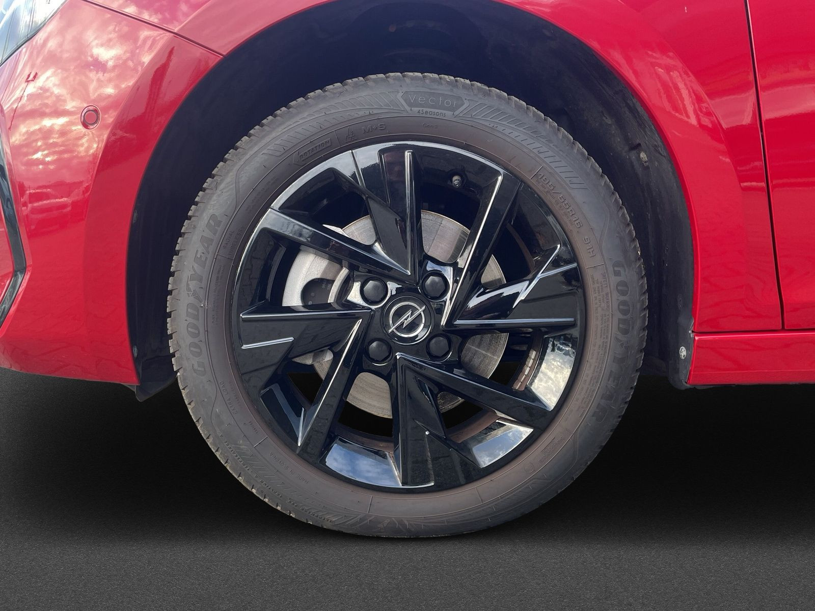 Corsa F 1.2 GS KLIMA+PDC+KAMERA+SHZ+LHZ+LED+ALLW