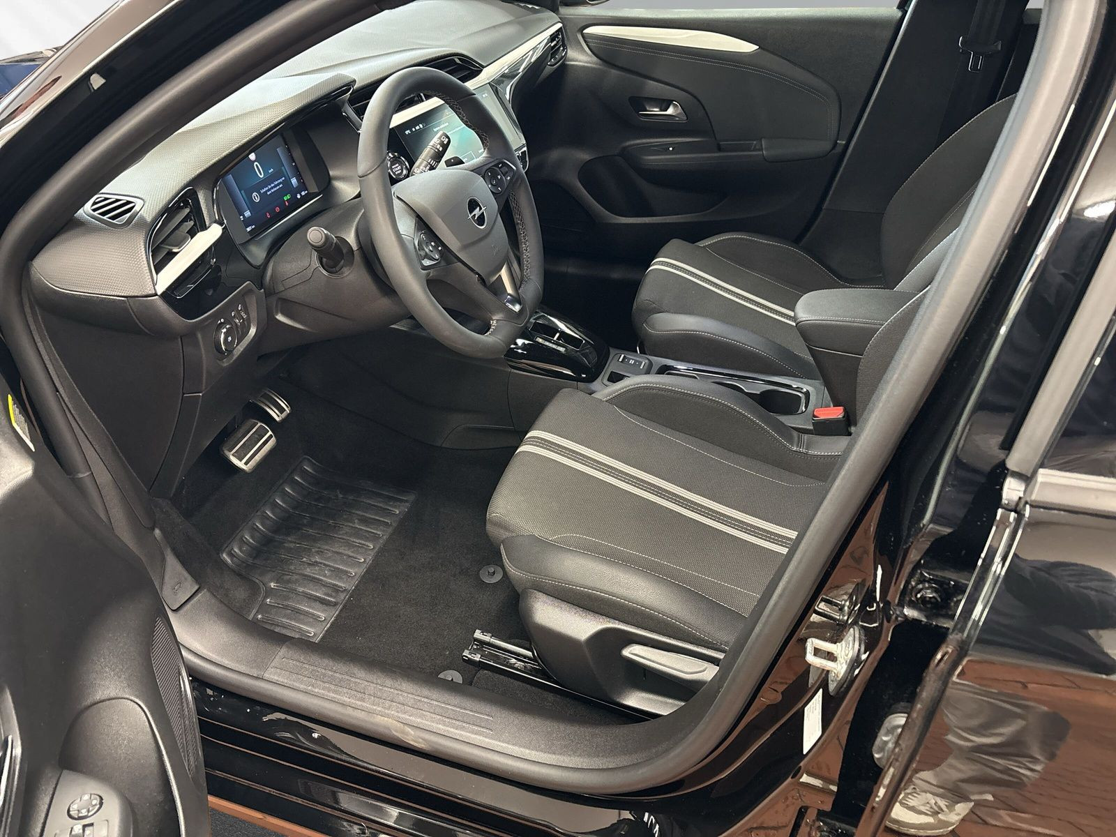 Corsa F GS 1.2 Turbo S 74kWAT8+SHZ+LHZ+NAVi+CAM+