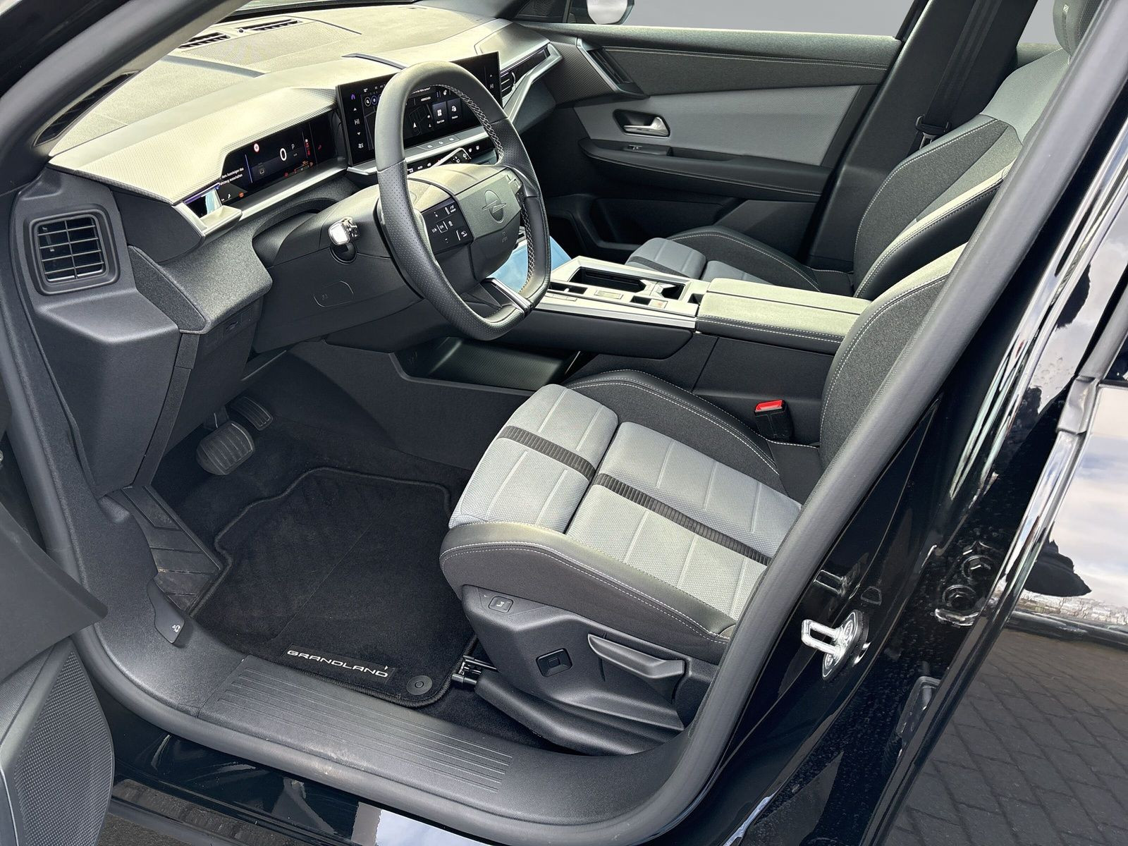 Grandland B GS 1.2 Hybrid 48V eDCT6+SHZ+LHZ+NAV+