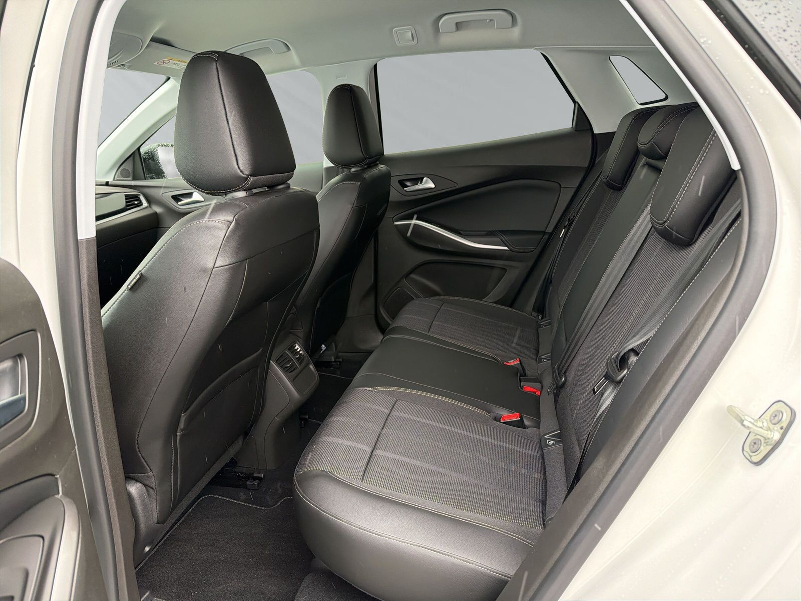 Grandland GS 1.2 Turbo AT8+ALLWETTER+INTELLI+SHZ