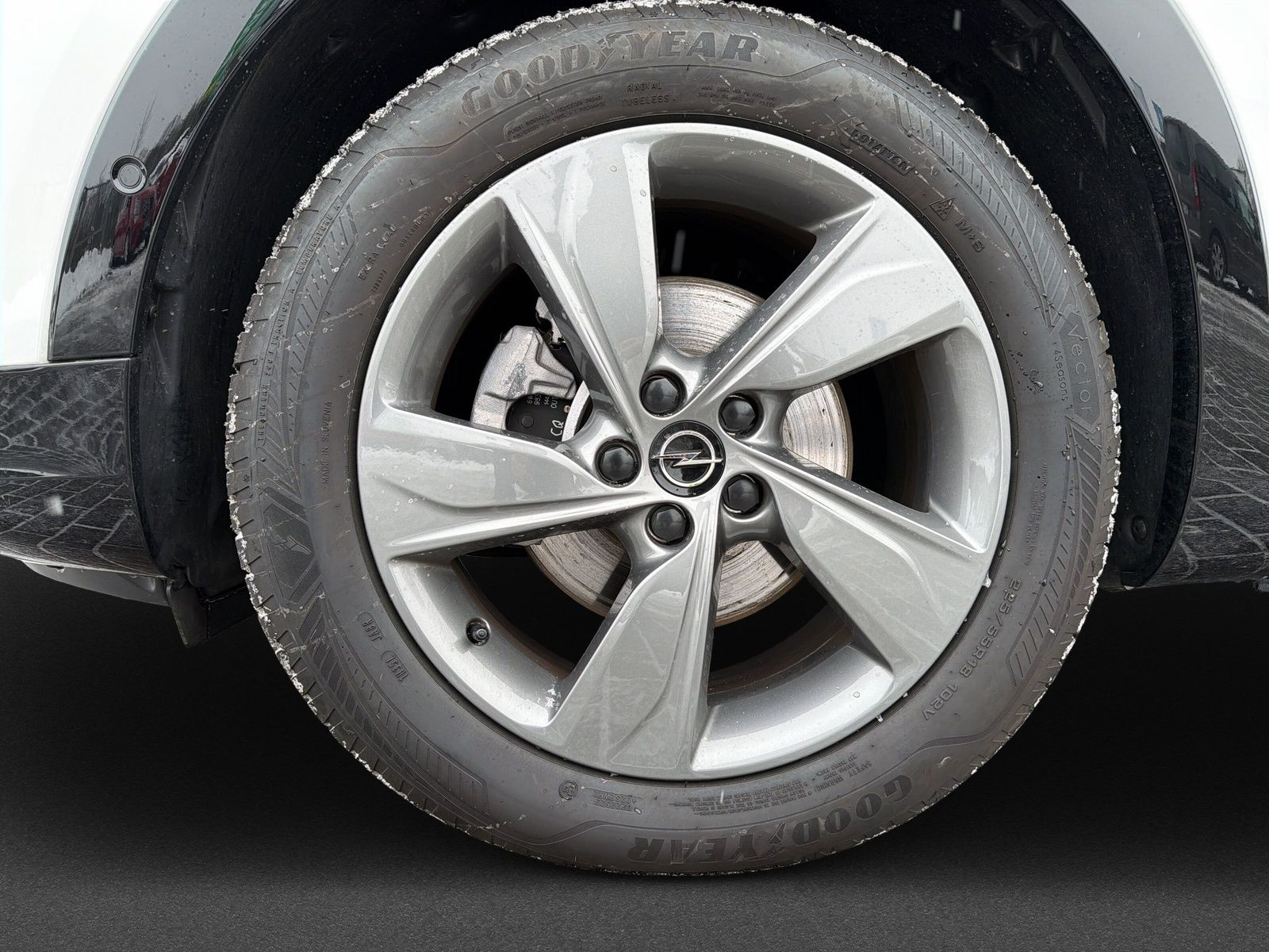 Grandland GS 1.2 Turbo AT8+ALLWETTER+INTELLI+SHZ