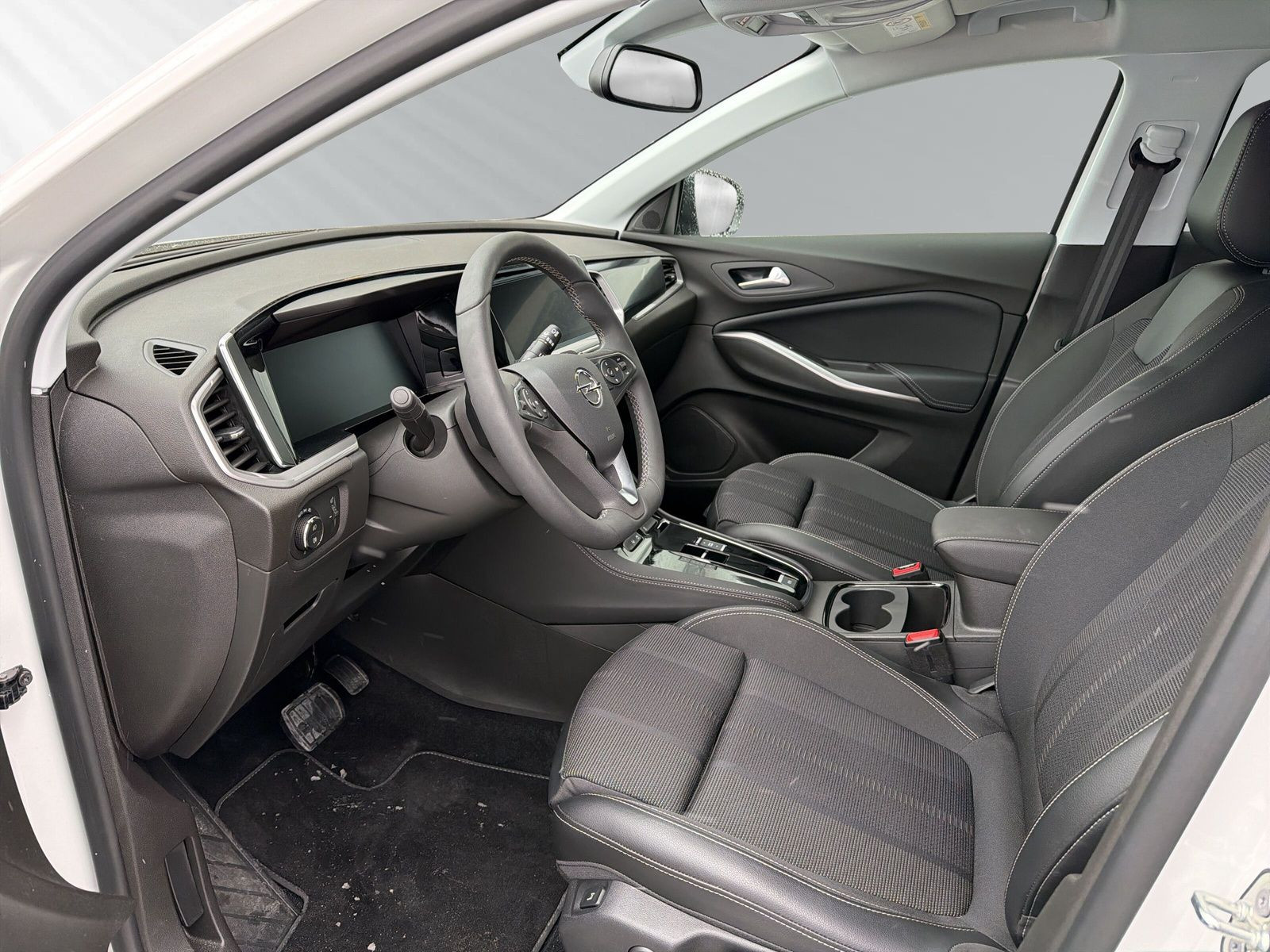 Grandland GS 1.2 Turbo AT8+ALLWETTER+INTELLI+SHZ