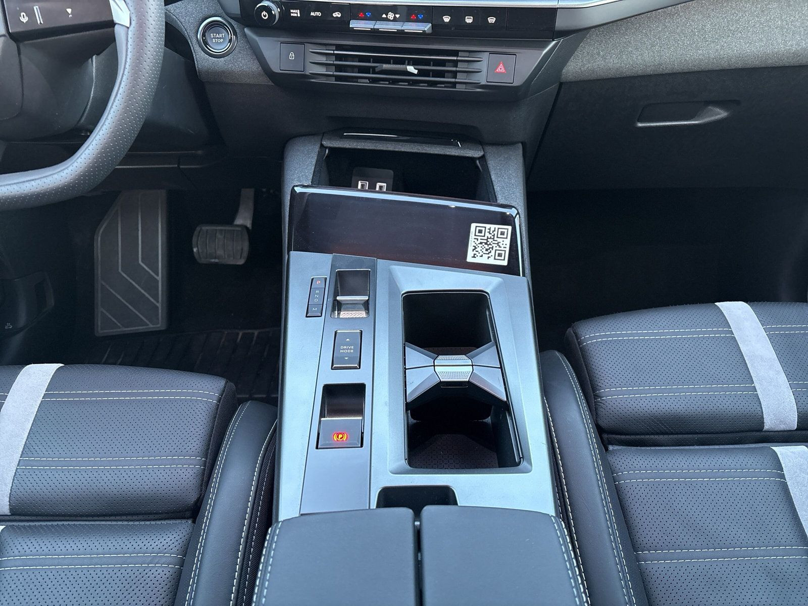 Grandland B GS 1.2 Hybrid 48V eDCT6+SHZ+LHZ+NAVI