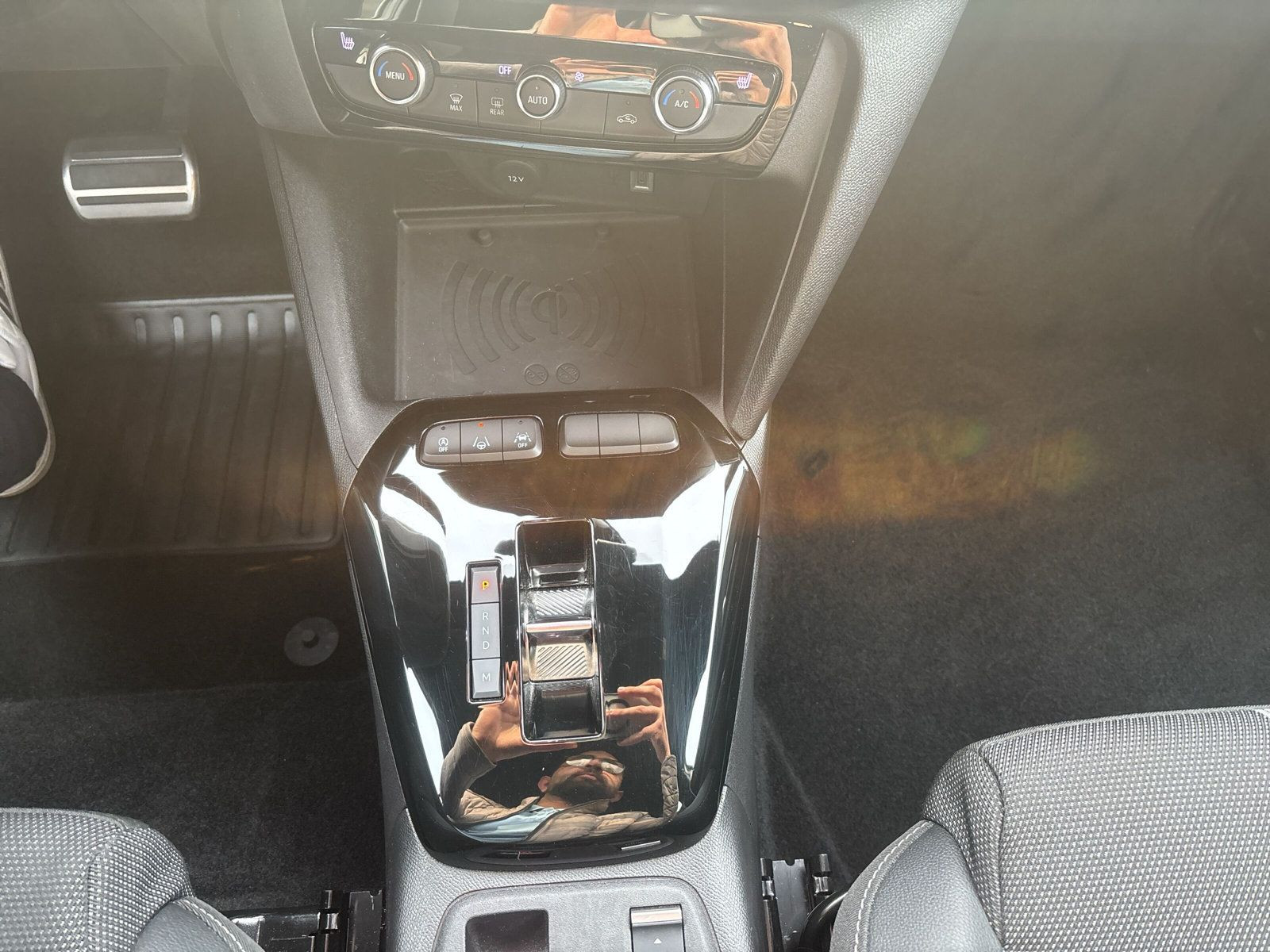 Corsa F GS 1.2 HYBRID KLIMA+PDC+KAMERA+SHZ+LHZ++