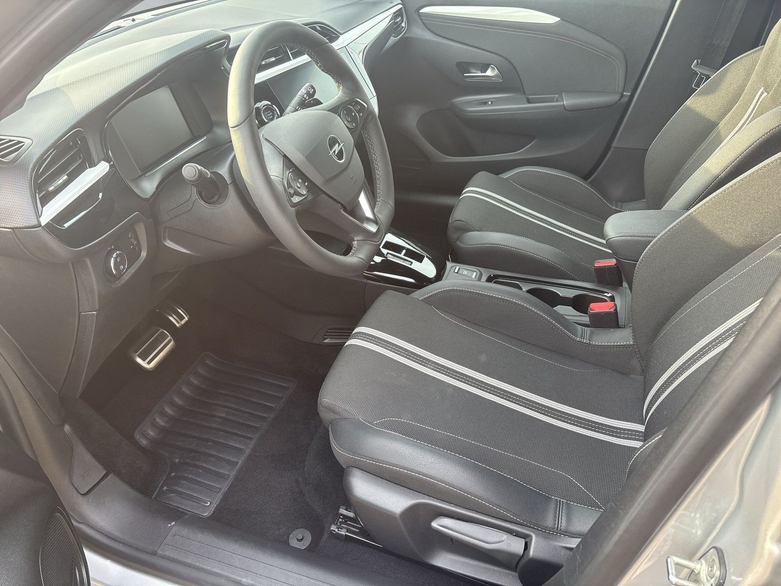 Corsa F GS 1.2 HYBRID KLIMA+PDC+KAMERA+SHZ+LHZ++