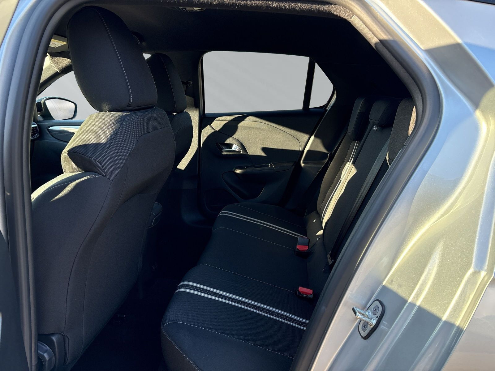 Corsa F GS 1.2 Hybrid 48V 100kW eDCT6+SHZ+LHZ+NAVI+CAM+