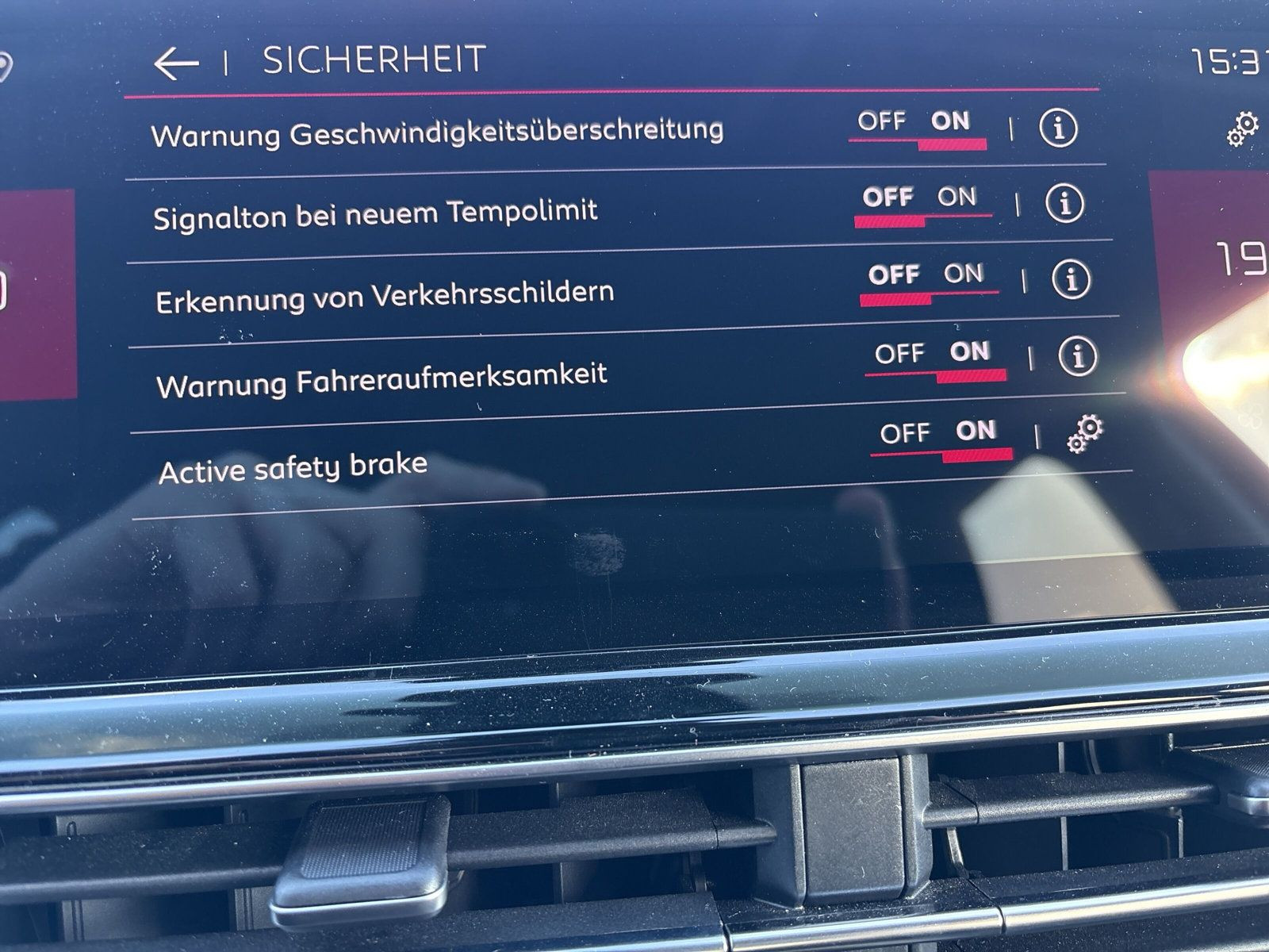 C5 Aircross Plus Hybrid 145 E-DSC6+SHZ+PDC+APPLE