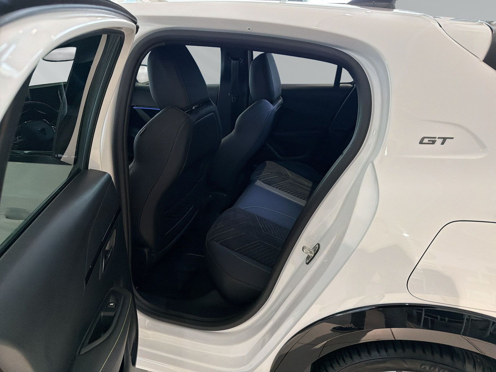 208 Peugeot 208 GT Hybrid 110 E-DSC6+Elek.Sitze+