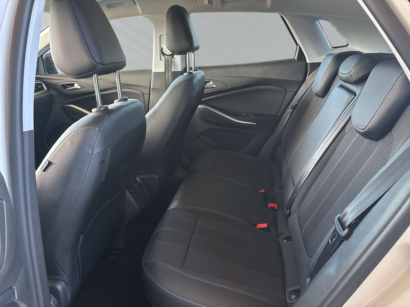 Grandland 1.2 GS KLIMA+PDC+KAMERA+SHZ+LHZ+AT8+++