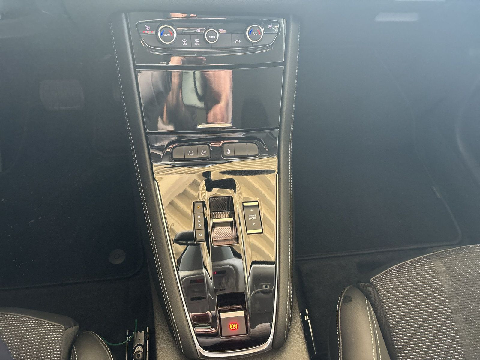 Grandland 1.2 GS KLIMA+PDC+KAMERA+SHZ+LHZ+AT8+++