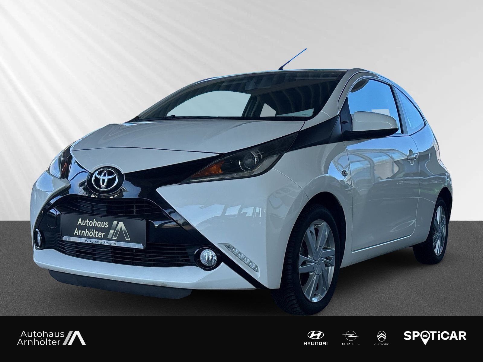 Aygo 1.0 X-PLAY TOUCH NAVI+KLIMA+PDC+KAMERA++
