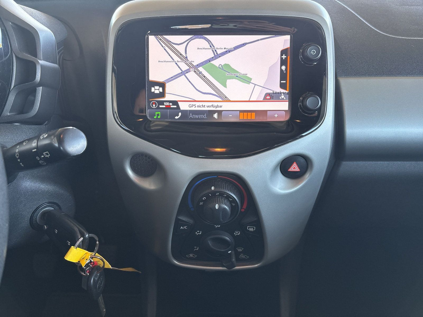 Aygo 1.0 X-PLAY TOUCH NAVI+KLIMA+PDC+KAMERA++