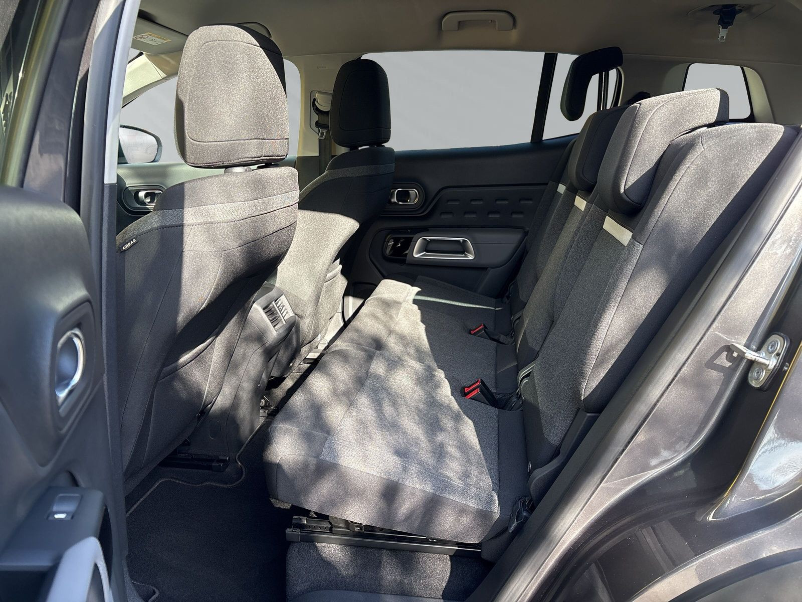 C5 AIRCROSS +SHZ+KAMERA+NAVI+CARPLAY+TOTWINKEL++