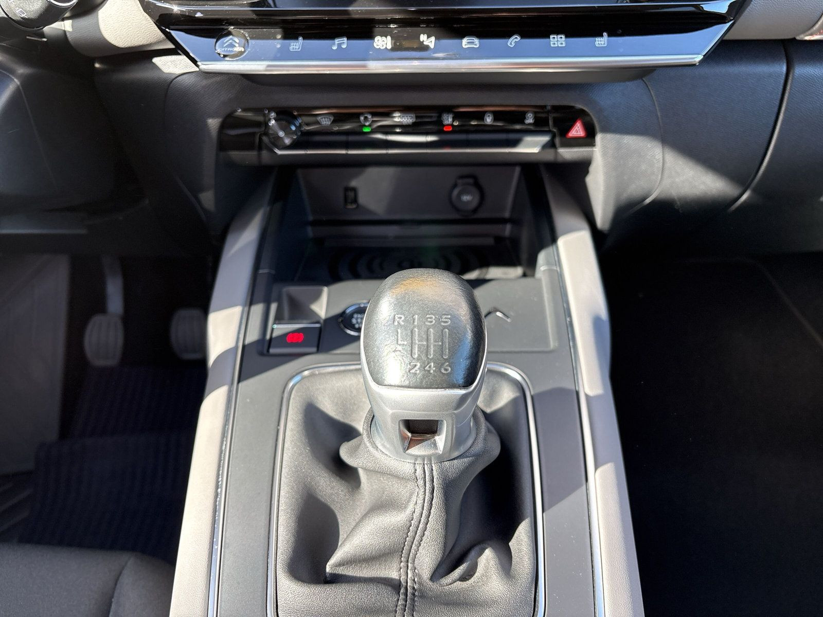 C5 AIRCROSS +SHZ+KAMERA+NAVI+CARPLAY+TOTWINKEL++